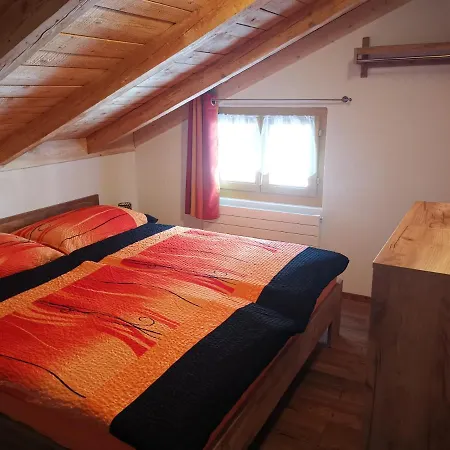Chalet-daheim-fiesch 3,5-zimmerwohnung