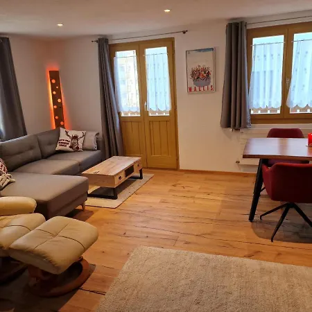 Chalet-daheim-fiesch 3,5-zimmerwohnung *