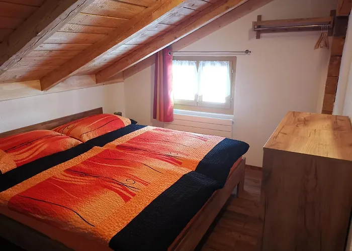 Chalet-daheim-fiesch 3,5-zimmerwohnung