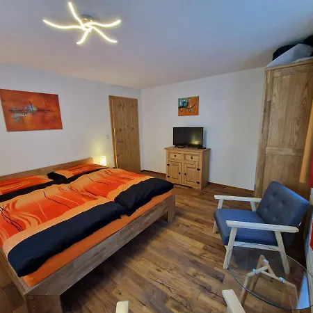 Chalet-daheim-fiesch 3,5-zimmerwohnung * Фиш