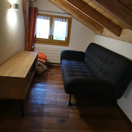 Chalet-daheim-fiesch 3,5-zimmerwohnung * Фиш