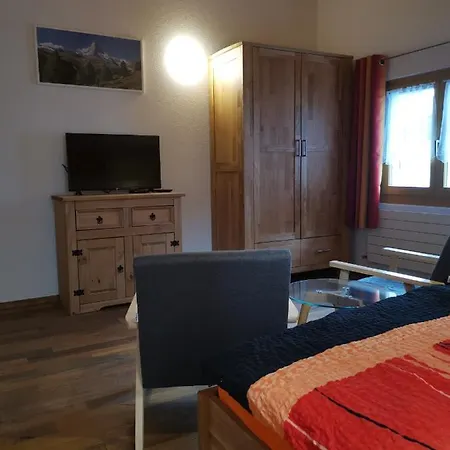 Chalet-daheim-fiesch 3,5-zimmerwohnung Apartmán *